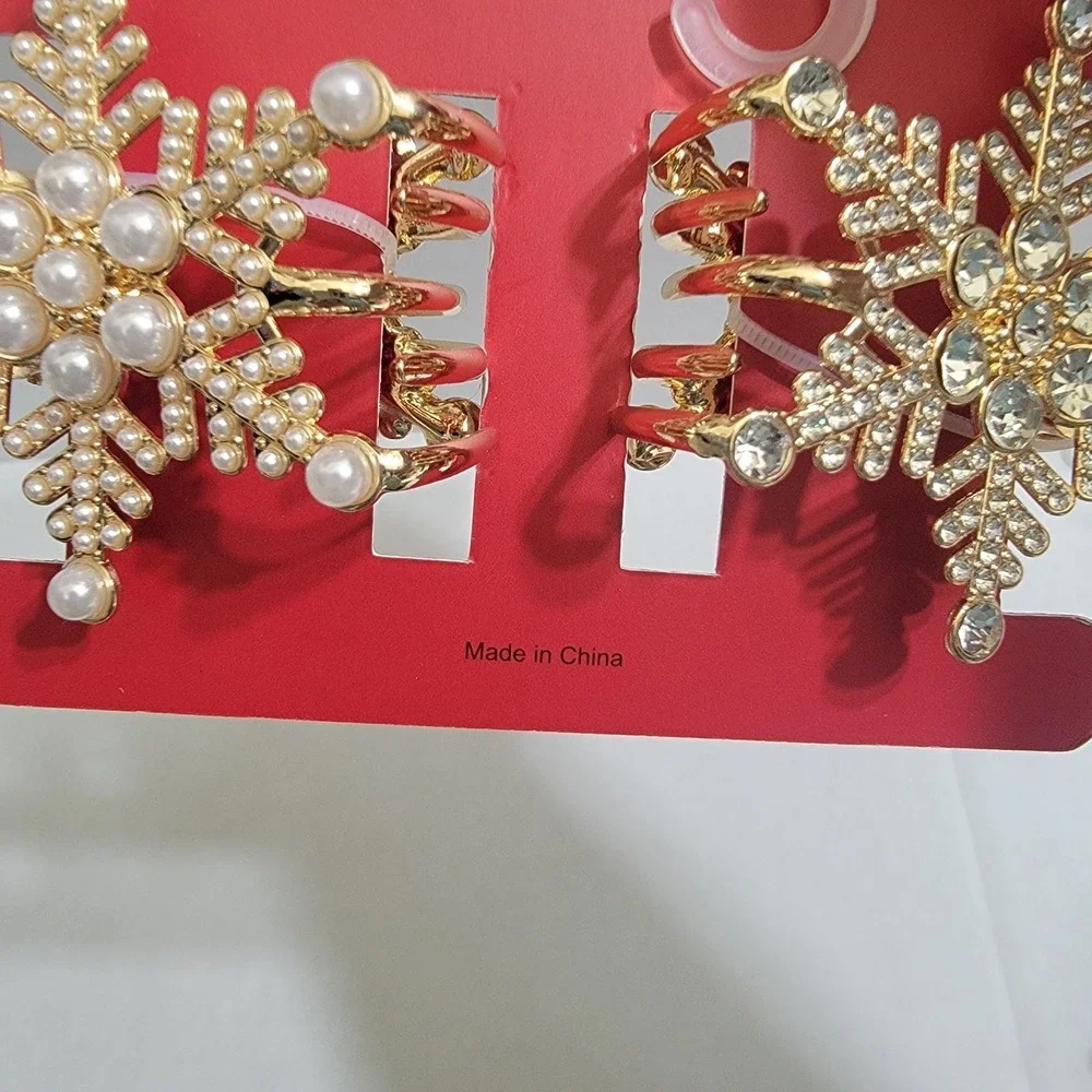 NEW! Christmas Gold Snow Flakes Holiday Bling Festive 2 Metallic‎ Hair Clips